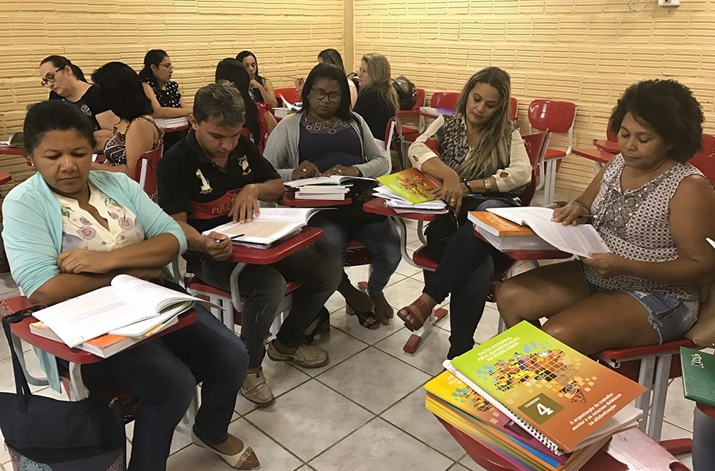 Vereador pede implantação de programa para valorização de professores em Parauapebas