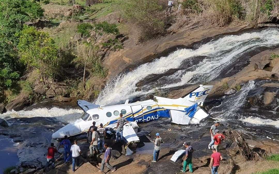 Avião de Marília Mendonça cai em Piedade de Caratinga, em Minas