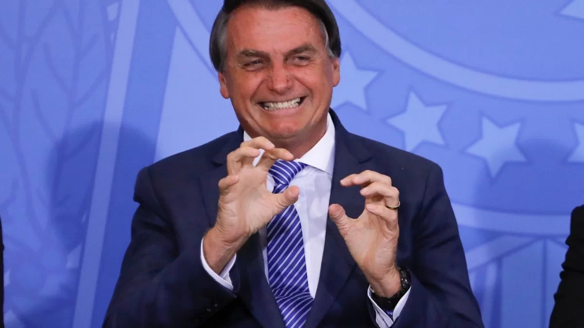 Bolsonaro sobre compra de 35 mil comprimidos de Viagra pelo Exército: ‘Não é nada’