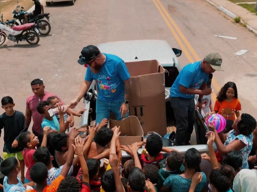 Papel Social: Moveng Engenharia distribui brinquedos, lanche e faz a festa com a criançada de Parauapebas